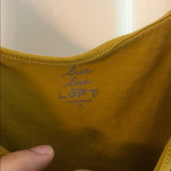 Bundle of 3 tank tops - Picture 7 of 7